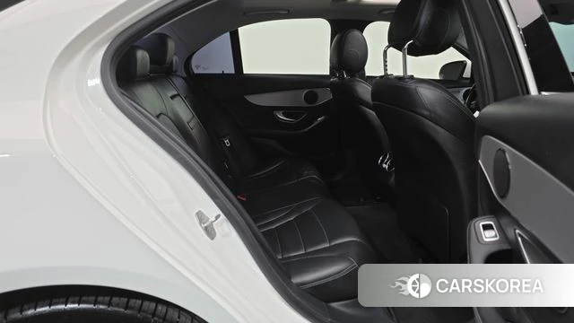 Mercedes-Benz C-Class W205 2018 Белый из Кореи, фото 2