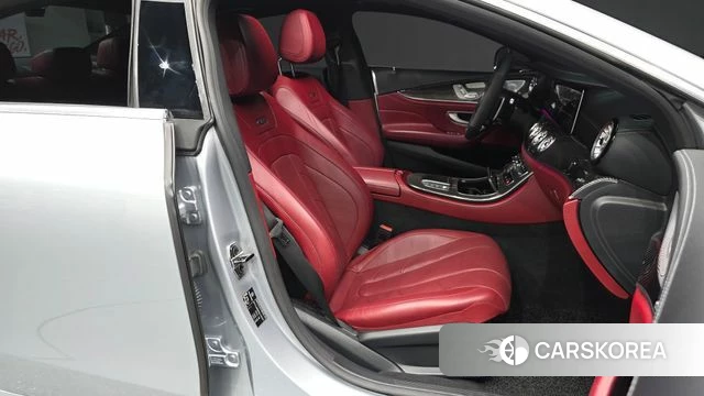 Mercedes-Benz CLS-Class C257 2022 Светло-серебряный цвет из Кореи, фото 2