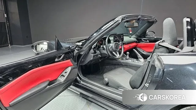 Mazda MX-5 MIATA 2019 Черный из Кореи, фото 2