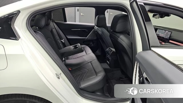 BMW 5 Series (G60) 2026 Белый из Кореи, фото 2