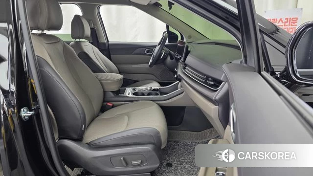 Kia The New Carnival 4th Generation 2024 Черный из Кореи, фото 2