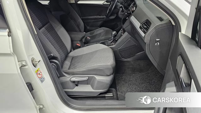 Volkswagen Tiguan second Generation 2018 Белый из Кореи, фото 2