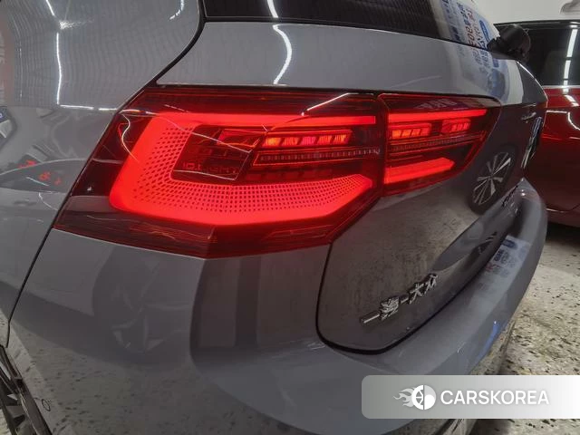 Volkswagen Golf 2023 Темно-серый из Китая, фото 2