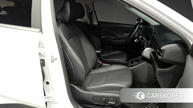 Hyundai Kona (SX2) 2023 Белый из Кореи, фото 2