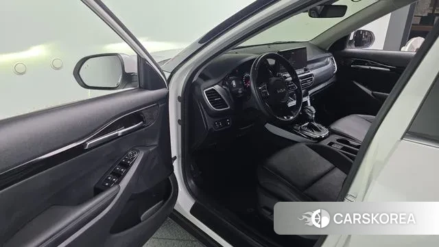 Kia Seltos 2022 Белый из Кореи, фото 2