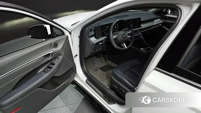 Hyundai Sonata D Edge Hybrid (DN8) 2023 Белый из Кореи, фото 2