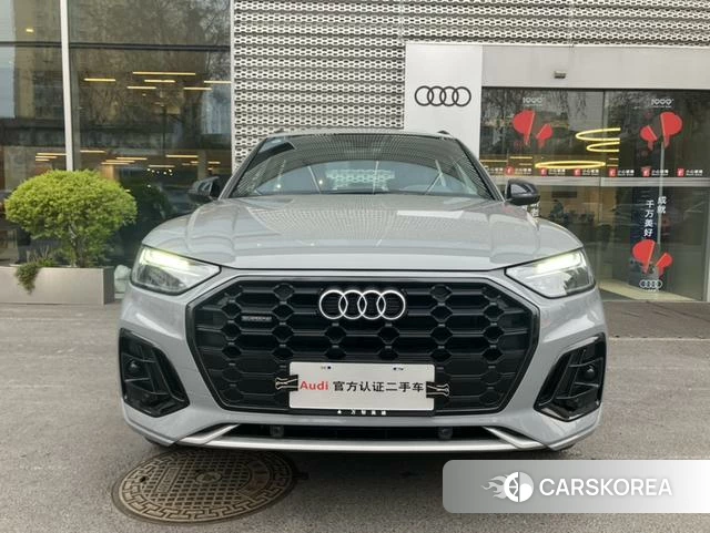 Audi Q5L 2025 Серебристо-серый из Китая, фото 2