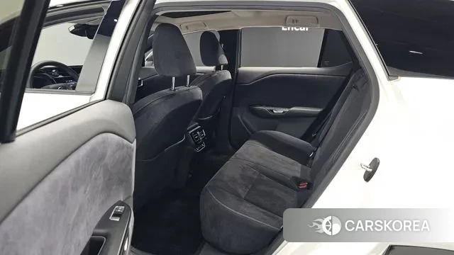 Lexus RZ450e 2023 Белый из Кореи, фото 2