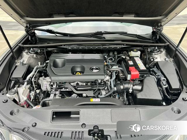 Lexus ES 2024 Серебристо-серый из Китая, фото 2