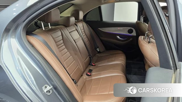 Mercedes-Benz E-Class W213 2018 Серый из Кореи, фото 2