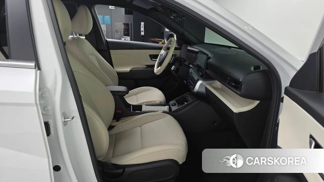 Hyundai Kona (SX2) 2023 Белый из Кореи, фото 2