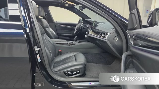 BMW 5 Series (G30) 2019 Черный из Кореи, фото 2