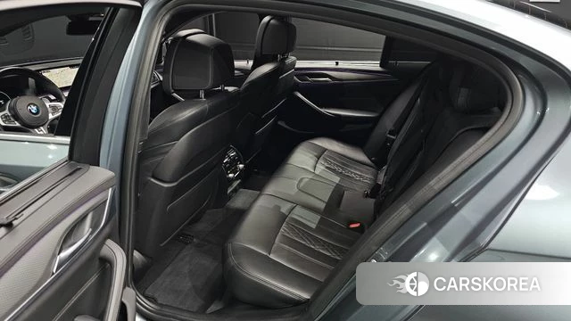 BMW 5 Series (G30) 2019 Серый из Кореи, фото 2
