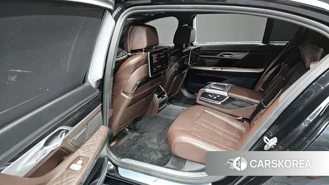 BMW 7 Series (G11) 2021 Черный из Кореи, фото 2