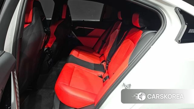 BMW M5 (G90) 2025 Белый из Кореи, фото 2