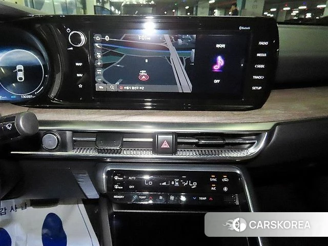 Kia K5 3rd generation 2022 Серебристо-серый из Кореи, фото 2