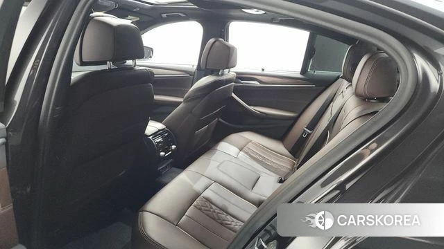 BMW 5 Series (G30) 2020 Серый из Кореи, фото 2