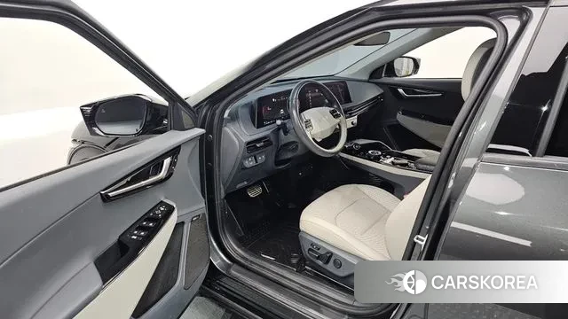 Kia EV6 2021 Серый из Кореи, фото 2