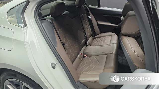 BMW 5 Series (G60) 2024 Белый из Кореи, фото 2