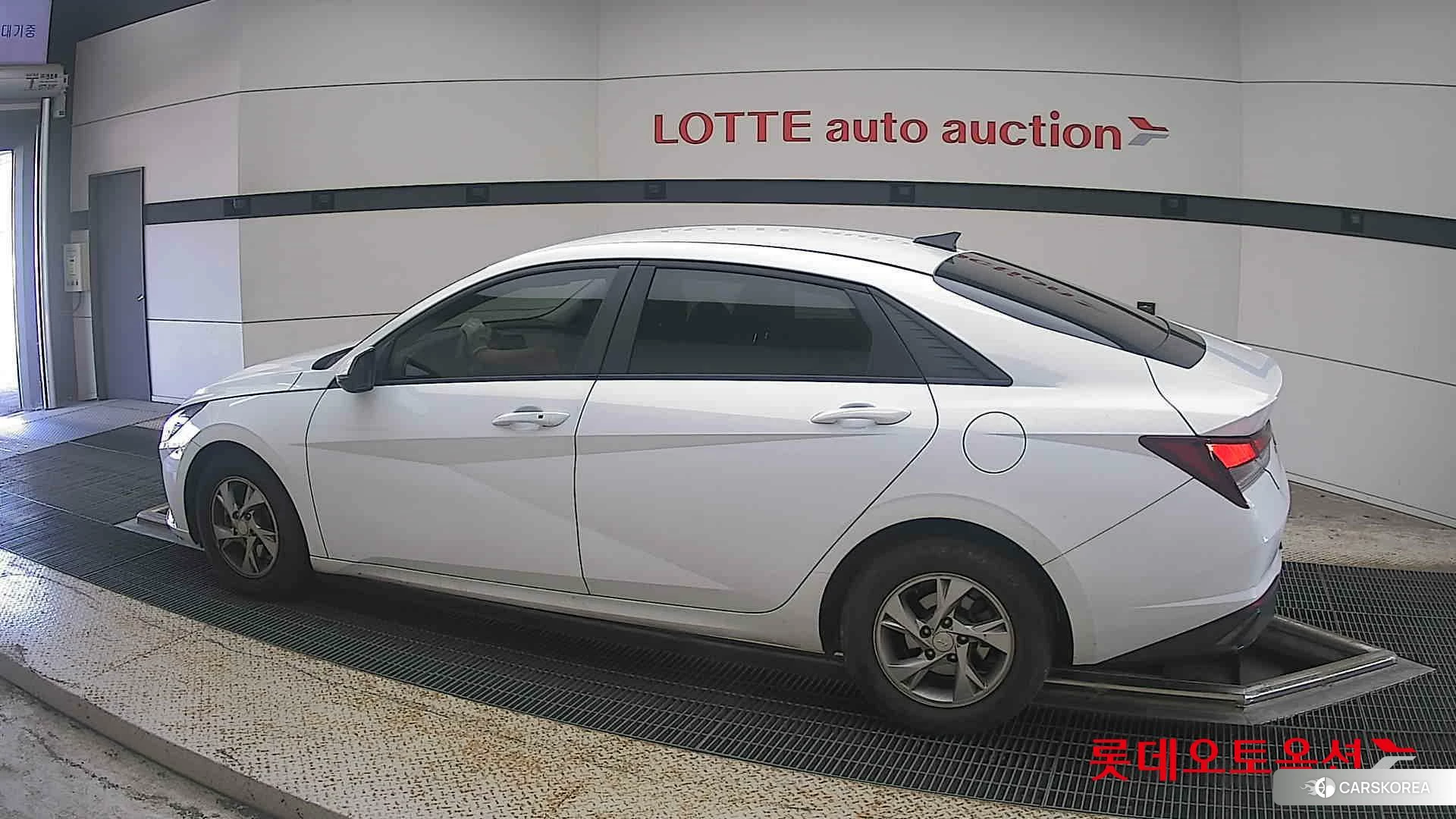 Hyundai Avante 2021 Polar White из Кореи, фото 2
