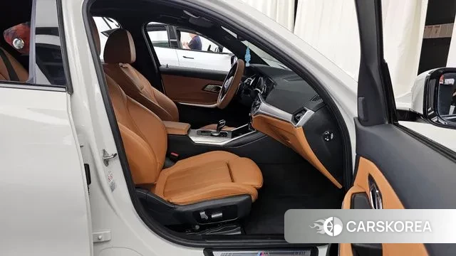 BMW 3 Series (G20) 2022 Белый из Кореи, фото 2