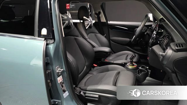 Mini Cooper S 2023 Небесно-голубой из Кореи, фото 2