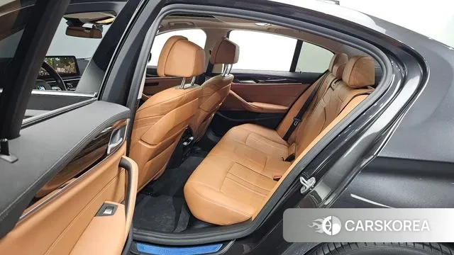 BMW 5 Series (G30) 2021 Серый из Кореи, фото 2