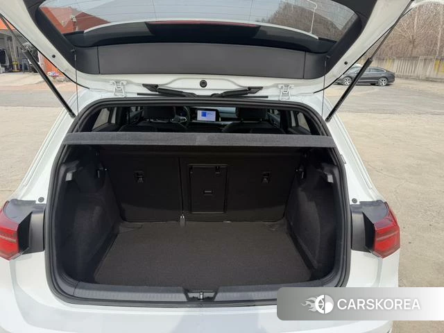 Volkswagen Golf 2022 Белый из Китая, фото 2