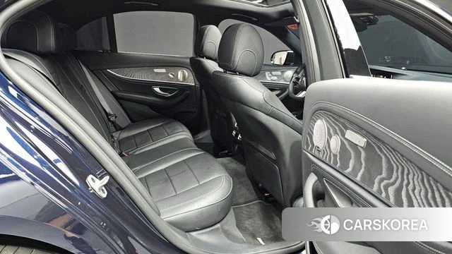 Mercedes-Benz E-Class W213 2022 Синий из Кореи, фото 2