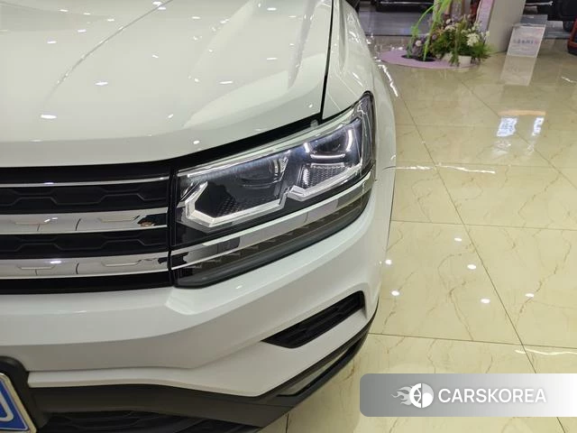 Volkswagen Tuyue 2023 Белый из Китая, фото 2