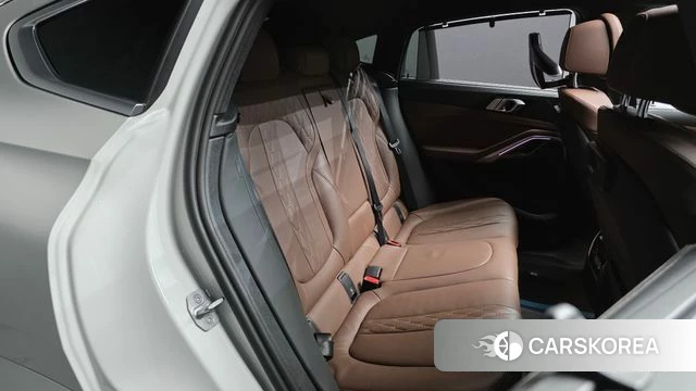 BMW X6 (G06) 2022 Белый из Кореи, фото 2