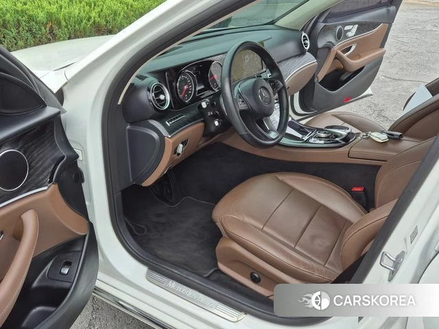 Mercedes-Benz E-Class W213 2018 Белый из Кореи, фото 2