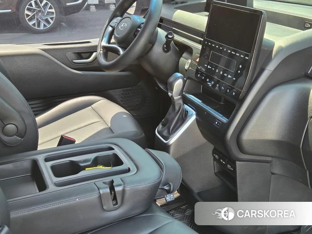 Hyundai Staria 2023 Серебристо-серый из Кореи, фото 2