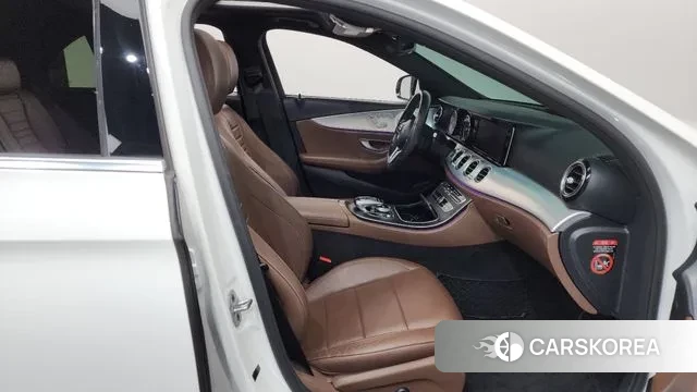 Mercedes-Benz E-Class W213 2019 Белый из Кореи, фото 2