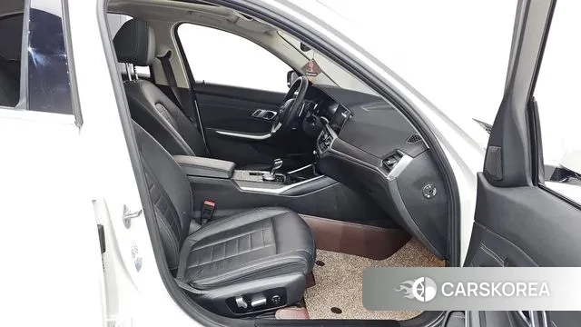 BMW 3 Series (G20) 2020 Белый из Кореи, фото 2