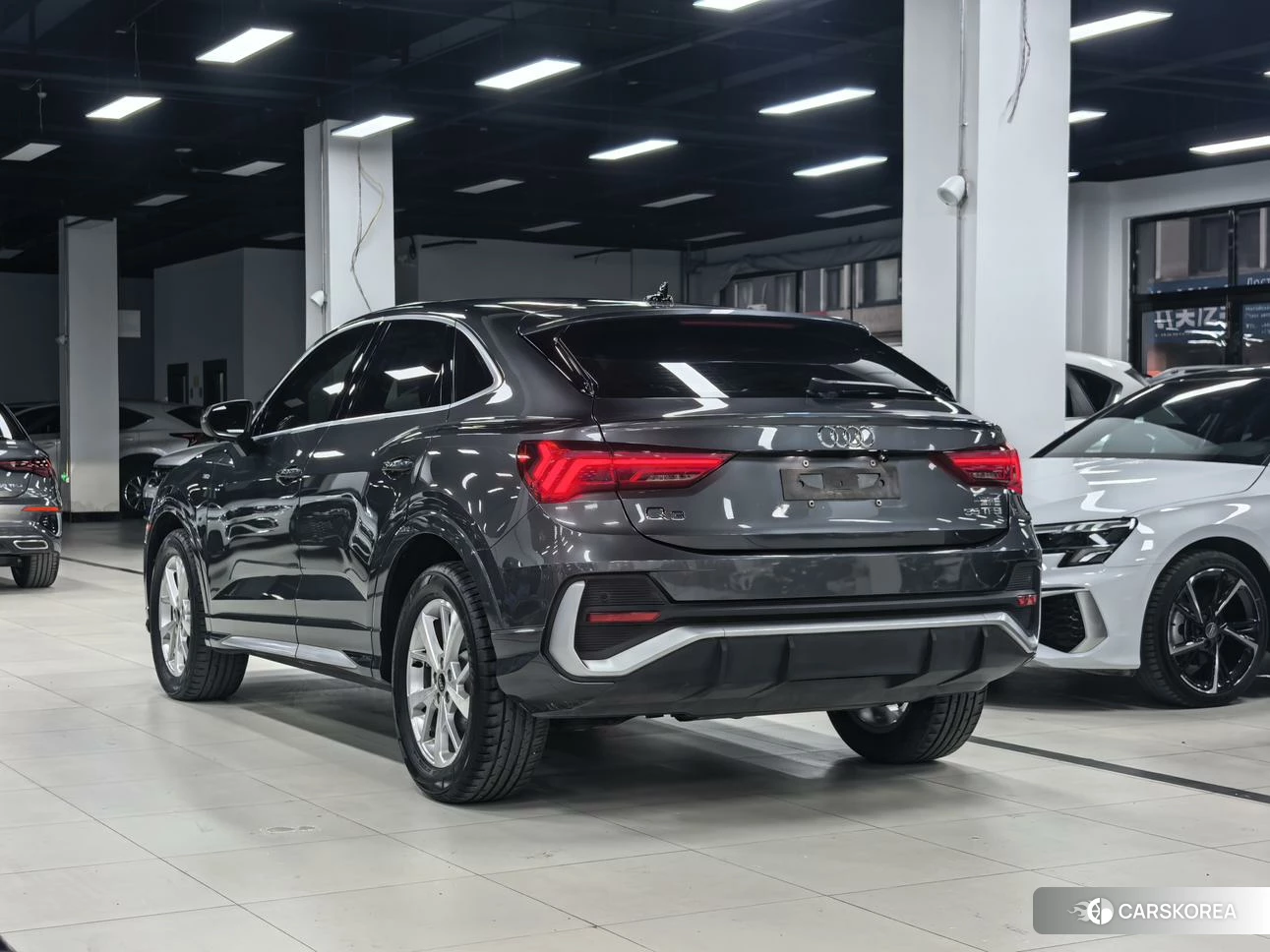 Audi Q3 Sportback 2021 Темно-серый из Китая, фото 2