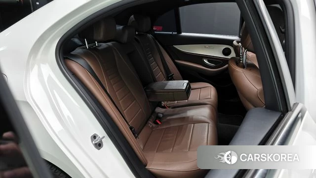 Mercedes-Benz E-Class W213 2021 Белый из Кореи, фото 2