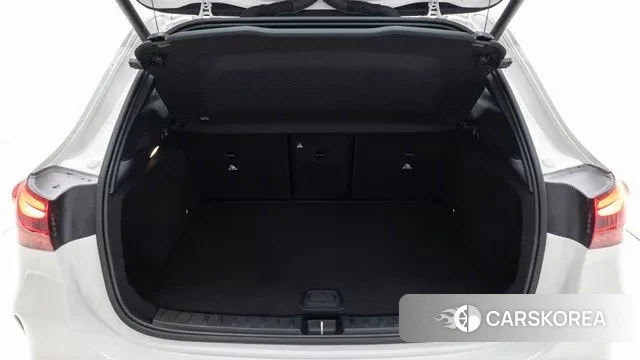 Mercedes-Benz GLA - Class H247 2025 Белый из Кореи, фото 2