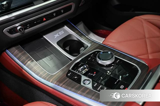 BMW X5 2024 Черный из Китая, фото 2