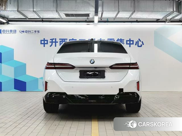 BMW 5 series 2024 Белый из Китая, фото 2