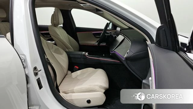 Mercedes-Benz E-Class W214 2024 Белый из Кореи, фото 2