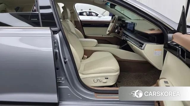 Hyundai Grandeur Hybrid (GN7) 2023 Серебристо-серый из Кореи, фото 2