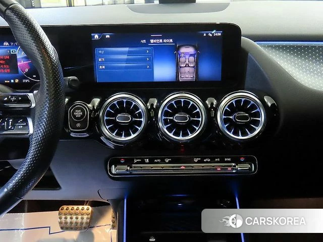 Mercedes-Benz GLA - Class H247 2024 Черный из Кореи, фото 2