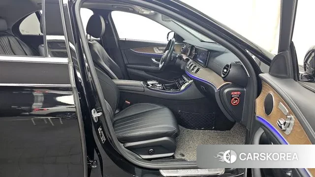 Mercedes-Benz E-Class W213 2020 Черный из Кореи, фото 2