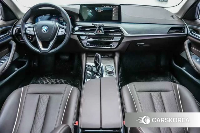 BMW 5 series PHEV 2022 Белый из Китая, фото 2