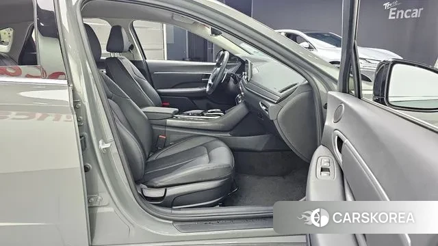 Hyundai Sonata (DN8) 2021 Серебристо-серый из Кореи, фото 2