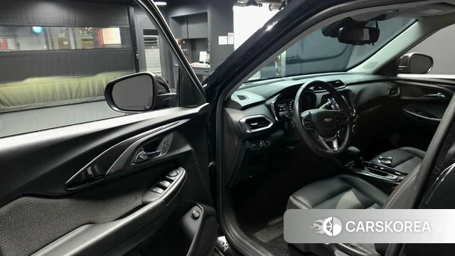 Chevrolet (GM Daewoo) Trailblazer 2022 Черный из Кореи, фото 2