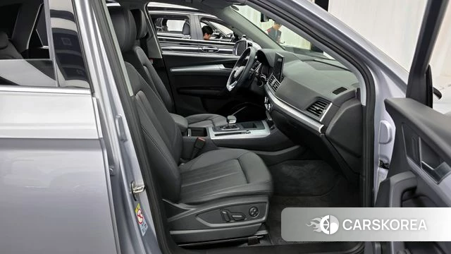 Audi Q5 (FY) 2023 Серебряный из Кореи, фото 2