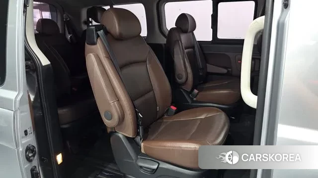 Hyundai The New Grand Starex 2018 Серебристо-серый из Кореи, фото 2