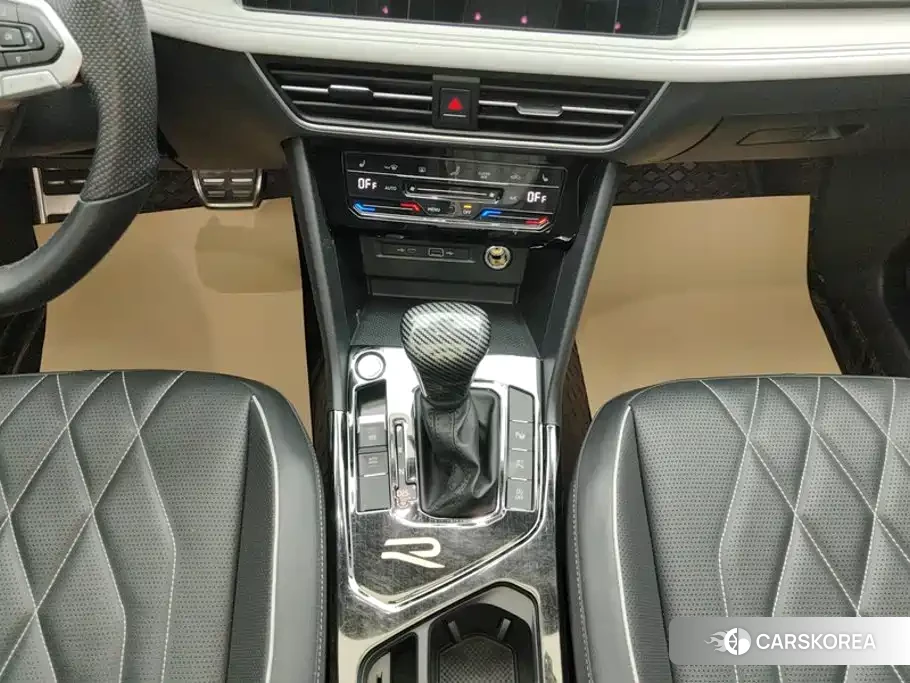 Volkswagen Tiguan L 2024 Белый из Китая, фото 2
